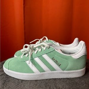 Adidas Gazelle (Size 7)